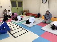 座礼をする中学部生徒