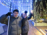 社会体験の様子。エフエム群馬で記念撮影