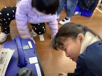 発電機を確認する様子