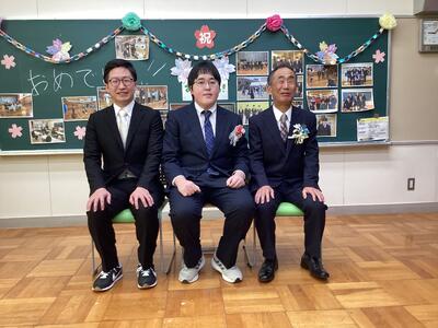 卒業式前の教室で