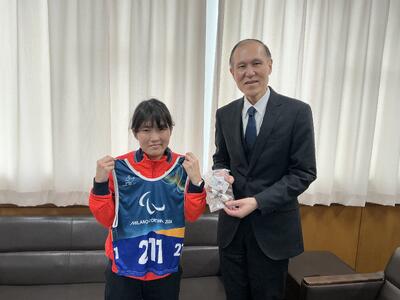 松土さんと校長先生の記念写真